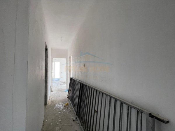 Tirane, shitet apartament 2+1+Ballkon Kati 8, 128 m² 147.602 € (Univers City, Tirane)