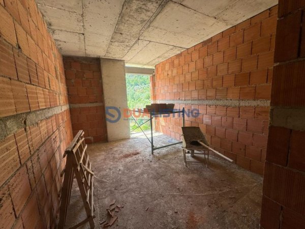 Tirane, shitet apartament 1+1 Kati 3, 