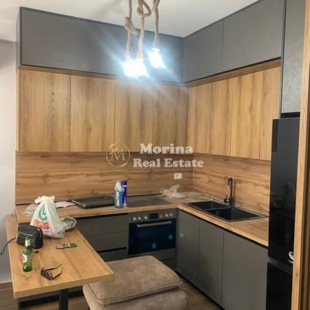 Tirane, jepet me qera apartament 1+1+Ballkon Kati 8, 65 m² 800 € (Pazari i Ri)