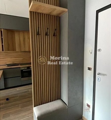 Tirane, jepet me qera apartament 1+1+Ballkon Kati 8, 65 m² 800 € (Pazari i Ri)