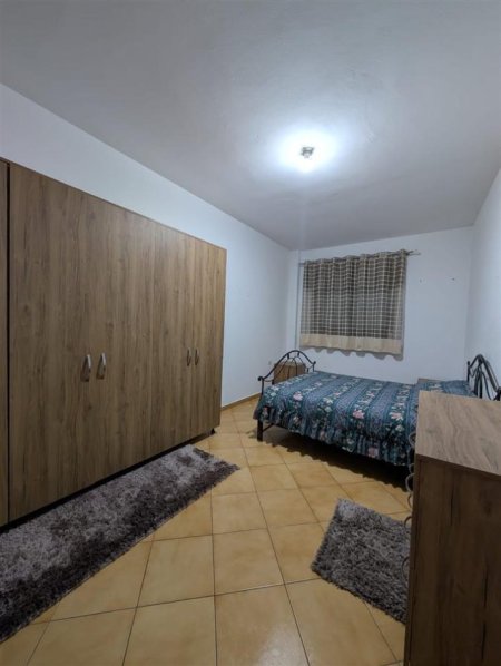 Tirane, jepet me qera apartament 2+1 Kati 1, 86 m² 450 € (FRESKU)