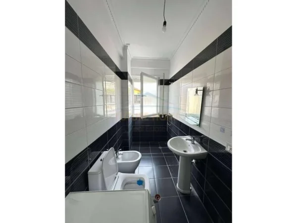 Tirane, shitet apartament 2+1 Kati 2, 89 m² 190.000 € (brryli)