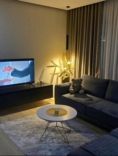 Tirane, jepet me qera apartament 2+1 Kati 5, 90 m² 700 € (SELITE)