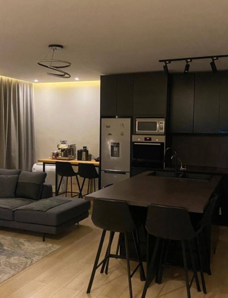 Tirane, jepet me qera apartament 2+1 Kati 5, 90 m² 700 € (SELITE)