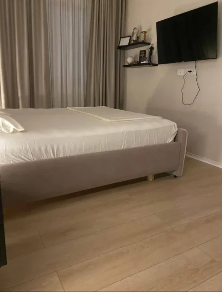 Tirane, jepet me qera apartament 2+1 Kati 5, 90 m² 700 € (SELITE)