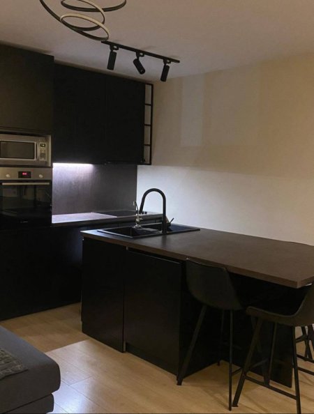 Tirane, jepet me qera apartament 2+1 Kati 5, 90 m² 700 € (SELITE)