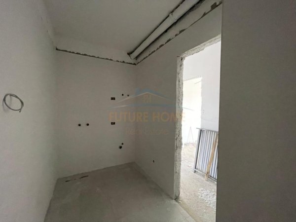 Tirane, shitet apartament 2+1+Ballkon Kati 8, 128 m² 147.602 € (Univers City, Tirane)