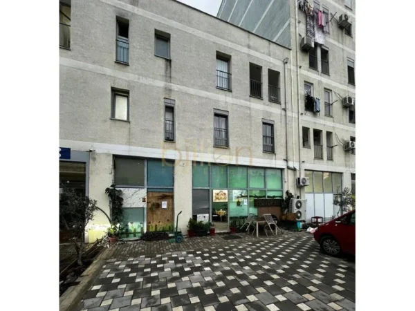 Tirane, shitet ambient biznesi , 76 m² 200.000 € (Don Bosco)