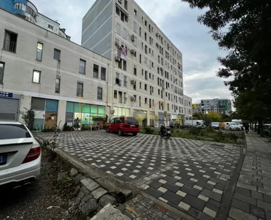 Tirane, shitet ambient biznesi , 76 m² 200.000 € (Don Bosco)