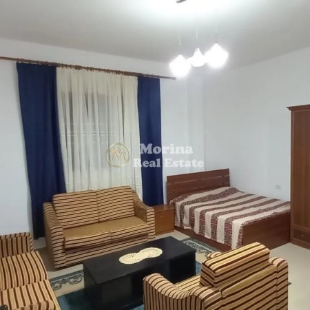 Tirane, jepet me qera garsonier 1+1 Kati 1, 40 m² 330 € (Shkoze)