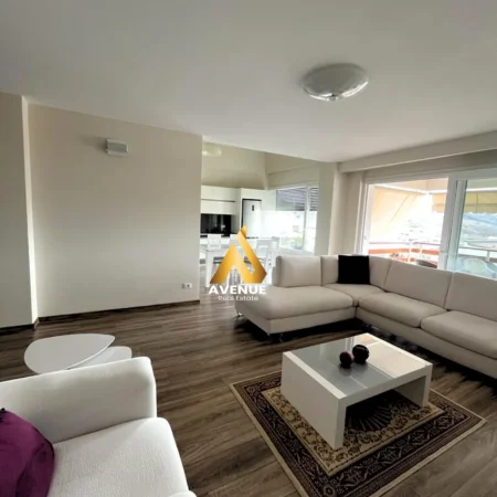 Tirane, jepet me qera apartament 2+1+Ballkon Kati 2, 135 m² 1.600 € (Long Hill)