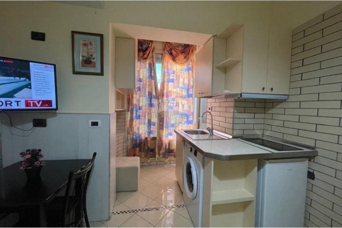 Tirane, jepet me qera garsonier , 35 m² 380 € (5 Maji)