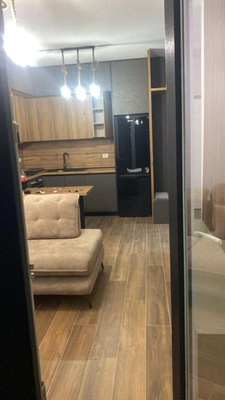 Tirane, jepet me qera apartament 1+1 Kati 1, 60 m² 800 € (shkolla e kuqe)