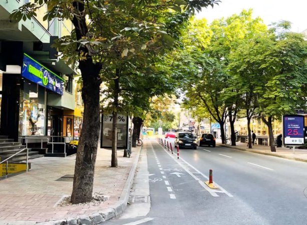 Tirane, jepet me qera apartament 1+1+Ballkon Kati 6, 60 m² 600 € (Blloku)