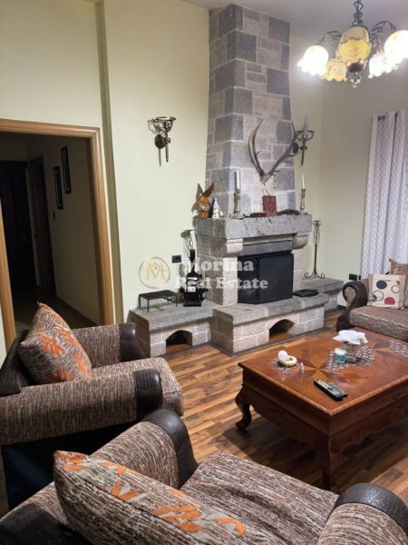 Tirane, jepet me qera shtepi 1+1 Kati 1, 75 m² 450 € (Shkoze)