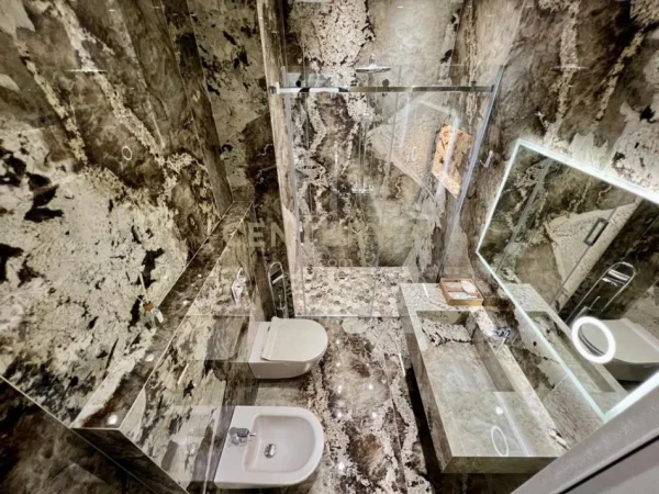 Tirane, jepet me qera apartament 1+1 Kati 3, 77 m² 1.200 € (Liqeni thate)