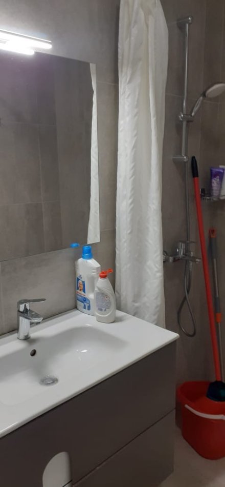 Tirane, jepet me qera apartament 2+1 Kati 3, 90 m² 600 € (Kristal Center)