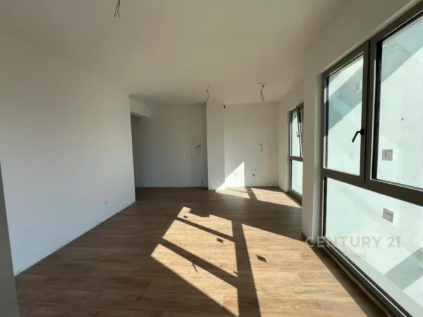 Tirane, jepet me qera apartament 2+1+Aneks+Ballkon Kati 3, 124 m² 800 € (Bulevardi i Ri)