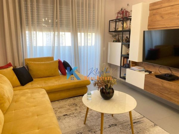 Tirane, jap me qera apartament 1+1+Ballkon Kati 7, 68 m² 900 € (Stadiumi Dinamo)