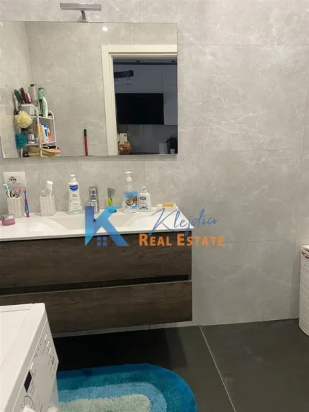 Tirane, jap me qera apartament 1+1+Ballkon Kati 7, 68 m² 900 € (Stadiumi Dinamo)