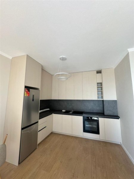 Tirane, jepet me qera apartament 2+1 Kati 5, 95 m² 1.000 € (MINE PEZA)
