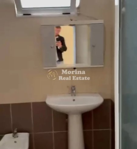 Tirane, jepet me qera shtepi 2+1 Kati 1, 90 m² 450 € (Sauk i vjeter)