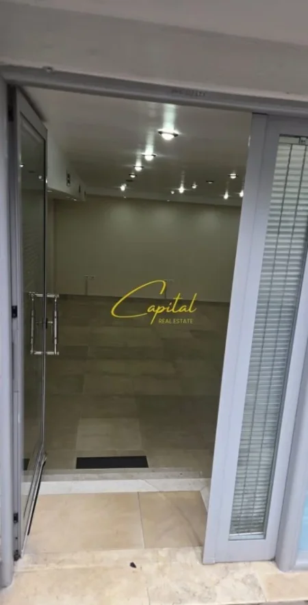 Tirane, jepet me qera ambjent biznesi Kati 0, 60 m² 450 € (BRRYLI)