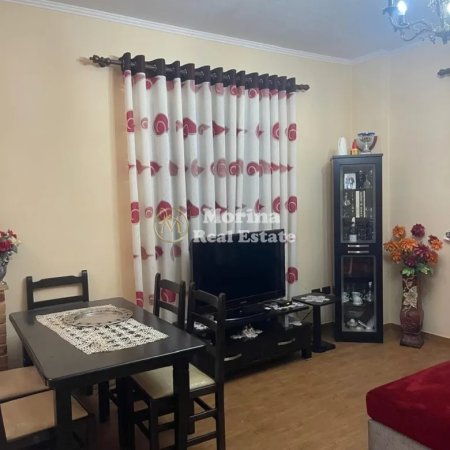 Tirane, jepet me qera Vile Dublex Kati 2, 130 m² 700 € (Shkoze)