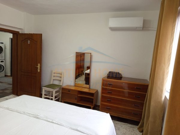 Tirane, jepet me qera apartament 2+1 Kati 5, 70 m² 600 € (Shkolla e Kuqe , Rruga Qemal Stafa)