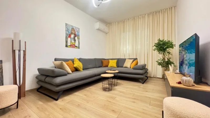 Tirane, jepet me qera apartament 2+1 Kati 2, 90 m² 900 € (Rruga e Durrësit)