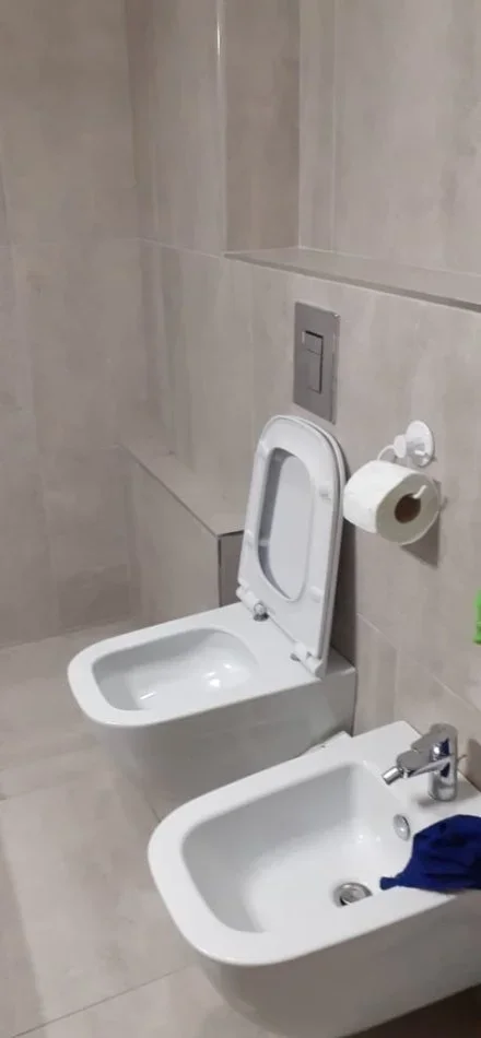 Tirane, jepet me qera apartament 2+1 Kati 3, 80 m² 600 € (komuna parisit)