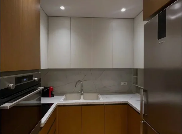 Tirane, jepet me qera apartament 2+1+Ballkon Kati 4, 100 m² 1200 euro te Radissoni