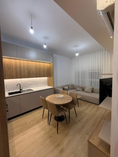 Tirane, jepet me qera apartament 1+1 Kati 7, 68 m² 500 € (ali demi)