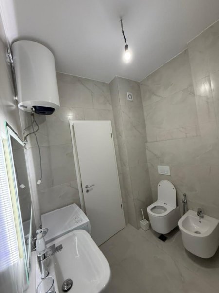 Tirane, jepet me qera apartament 1+1 Kati 7, 68 m² 500 € (ali demi)