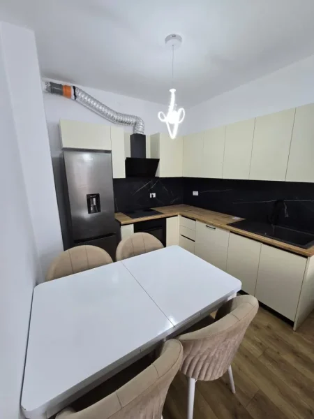 Tirane, shitet apartament 2+1+Ballkon , 78 m² 160.000 € (Fiori di Bosko)