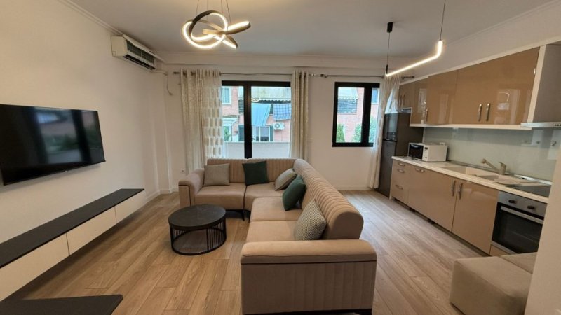 Tirane, jepet me qera apartament 2+1 Kati 1, 800 m² 800 € (kodra e diellit)