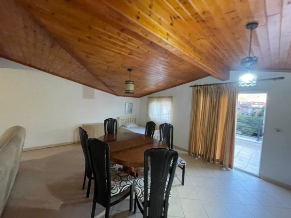 Tirane, jepet me qera apartament 1+1+Ballkon Kati 4, 105 m² 350 € (Shkolla Gjon Buzuku)