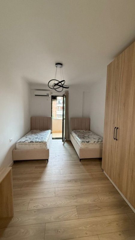 Tirane, jepet me qera apartament 2+1 Kati 1, 110 m² 800 € (kodra diellit)