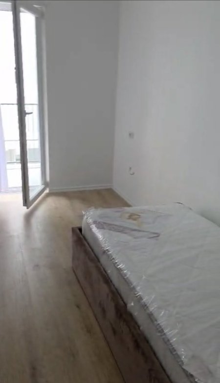 Tirane, jepet me qera apartament 2+1+post parkimi Kati 2, 84 m² 500 € (Univers City)