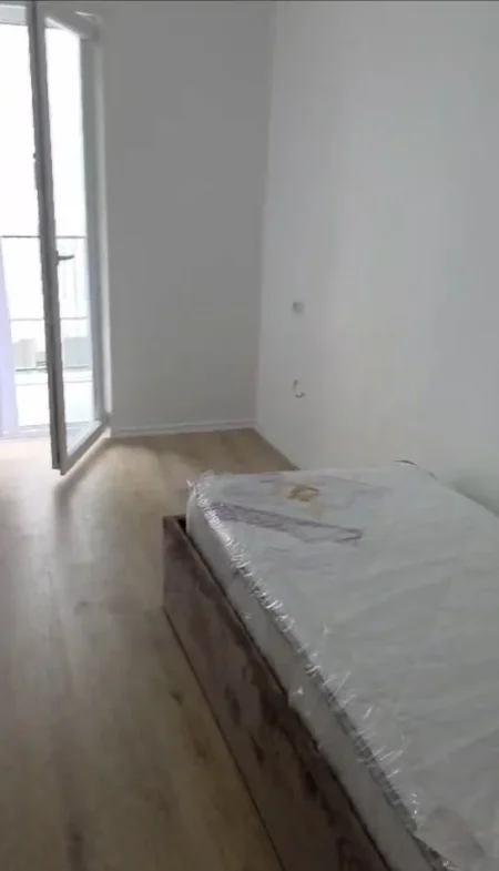 Tirane, jepet me qera apartament 2+1+post parkimi Kati 2, 84 m² 500 € (Univers City)