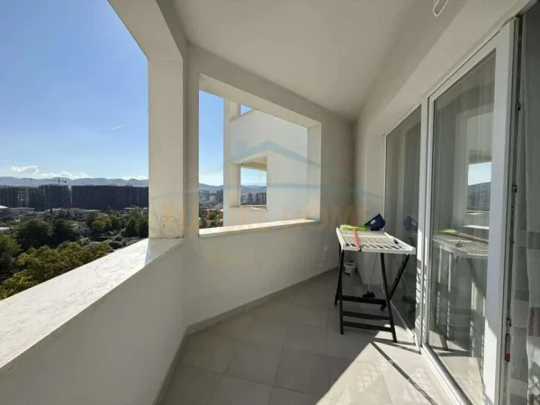 Tirane, jepet me qera apartament 2+1+Post Parkimi+Ballkon Kati 7, 98 m² 700 € (Unaza e Re, River Side Residence)