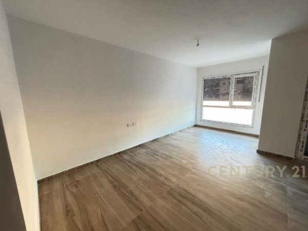 Kavaje, shitet apartament duplex 2+1 Kati 0, 119 m² 143.000 € (Golem)