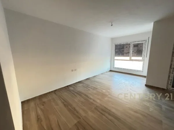 Kavaje, shitet apartament duplex 2+1 Kati 0, 119 m² 143.000 € (Golem)