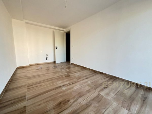 Kavaje, shitet apartament duplex 2+1 Kati 0, 119 m² 143.000 € (Golem)