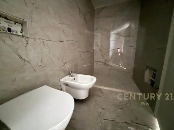 Kavaje, shitet apartament duplex 2+1 Kati 0, 119 m² 143.000 € (Golem)