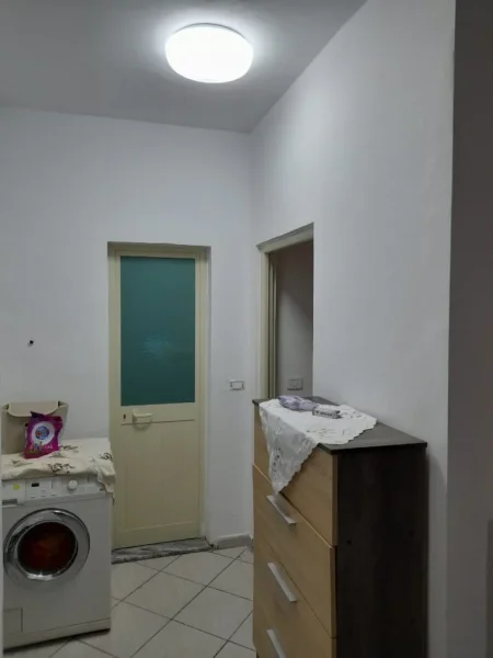Tirane, jepet me qera apartament 1+1+Ballkon Kati 2, 66 m² 400 € (Rruga:Sotir Caci,Fresku)