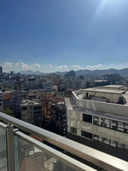 Tirane, jepet me qera zyre Kati 10, 116 m² 1.000 € (Golden Tower Residence, Mine Peza)