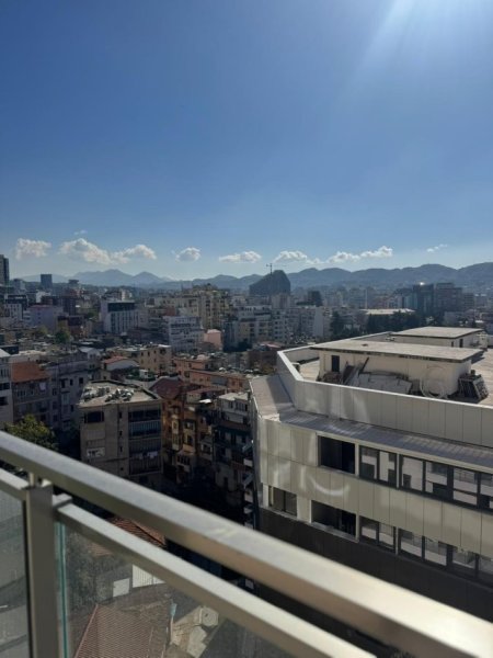 Tirane, jepet me qera zyre Kati 10, 116 m² 1.000 € (Golden Tower Residence, Mine Peza)
