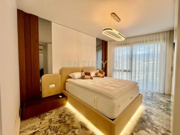 Tirane, jepet me qera apartament 1+1 Kati 3, 77 m² 1.200 € (Parku Liqenit Artificial)