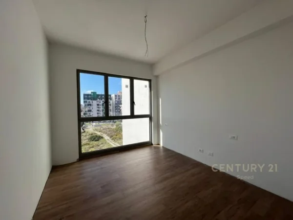 Tirane, jepet me qera ambjent biznesi Kati 3, 124 m² 800 € (Bulevardi Ri)